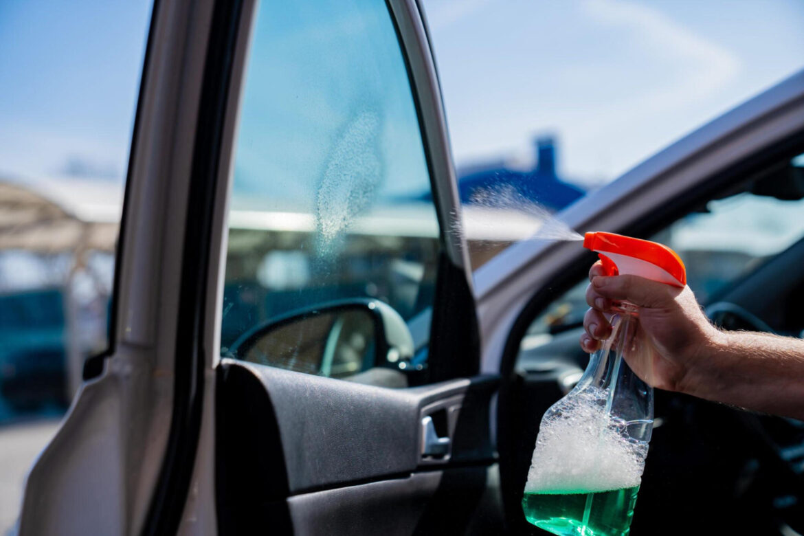 Conseils pour nettoyer les vitres de voiture