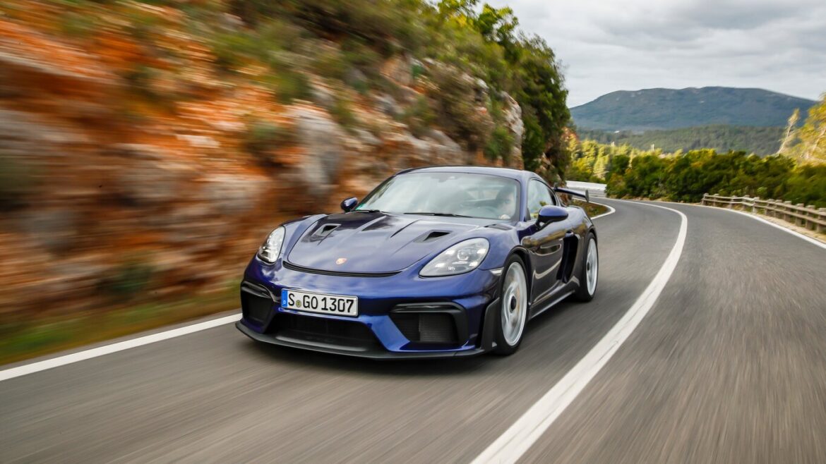 Essai de la Porsche 718 Cayman GT4 RS (2022)