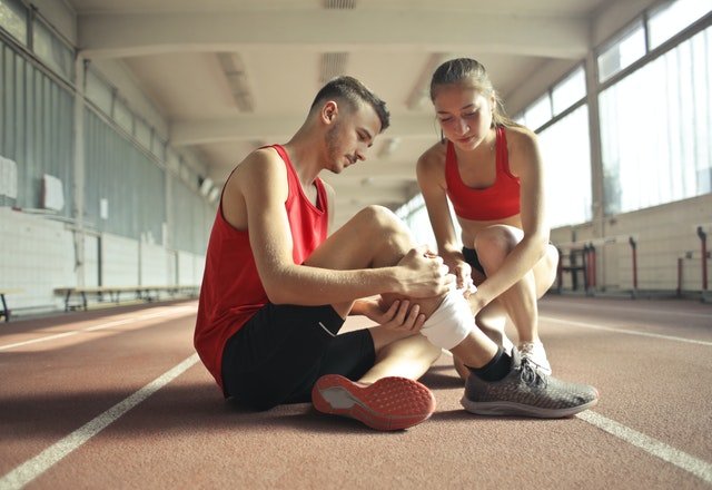 La meilleure façon de traiter les blessures pour un prompt rétablissement