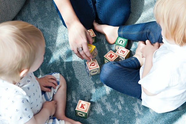 Les soins chiropratiques sont-ils vraiment sans danger pour les enfants ?