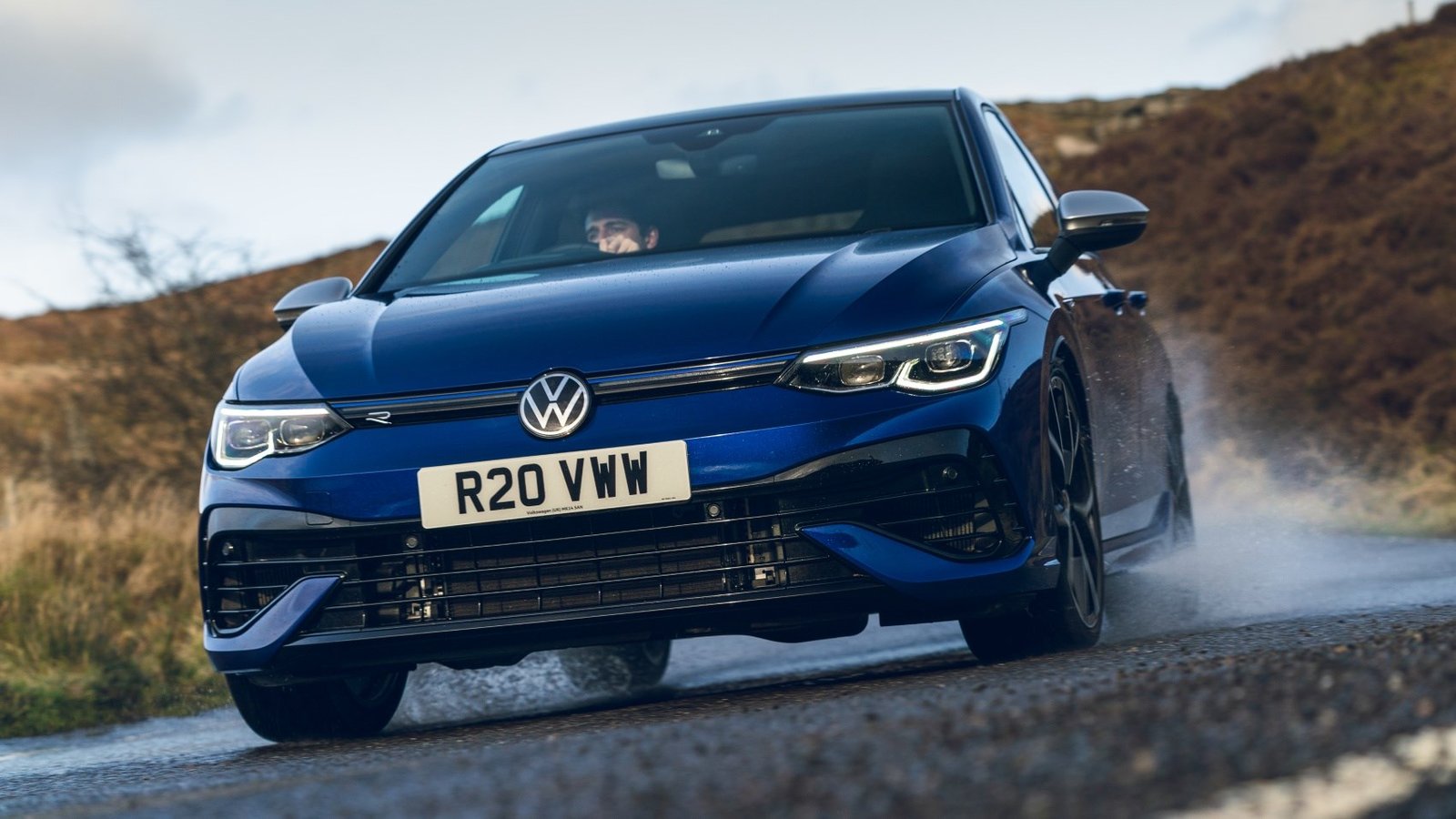 Courbes avant de la VW Golf R 2022