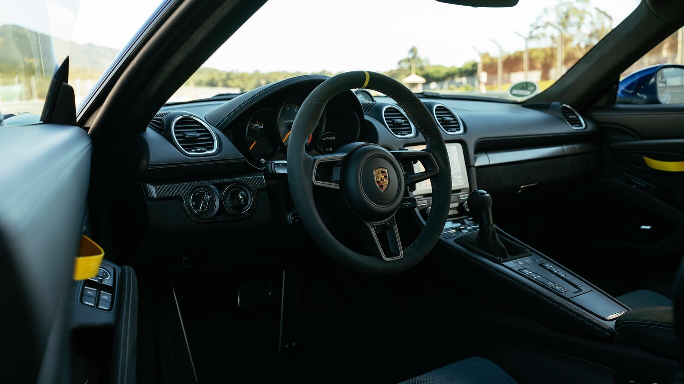 Essai de la Porsche 718 Cayman GT4 RS (2022)